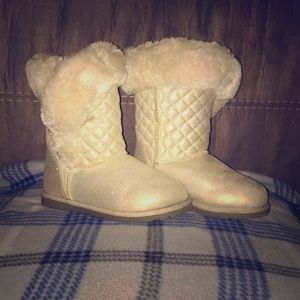 Girls size 10 quilted gold shimmer boots
